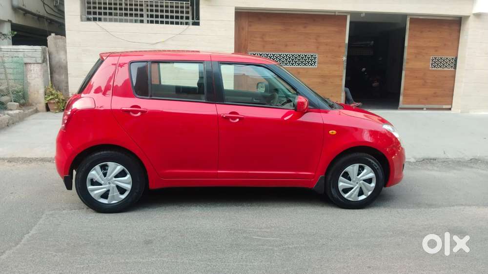 Maruti Suzuki Swift Vxi + Manual, 2011, Petrol