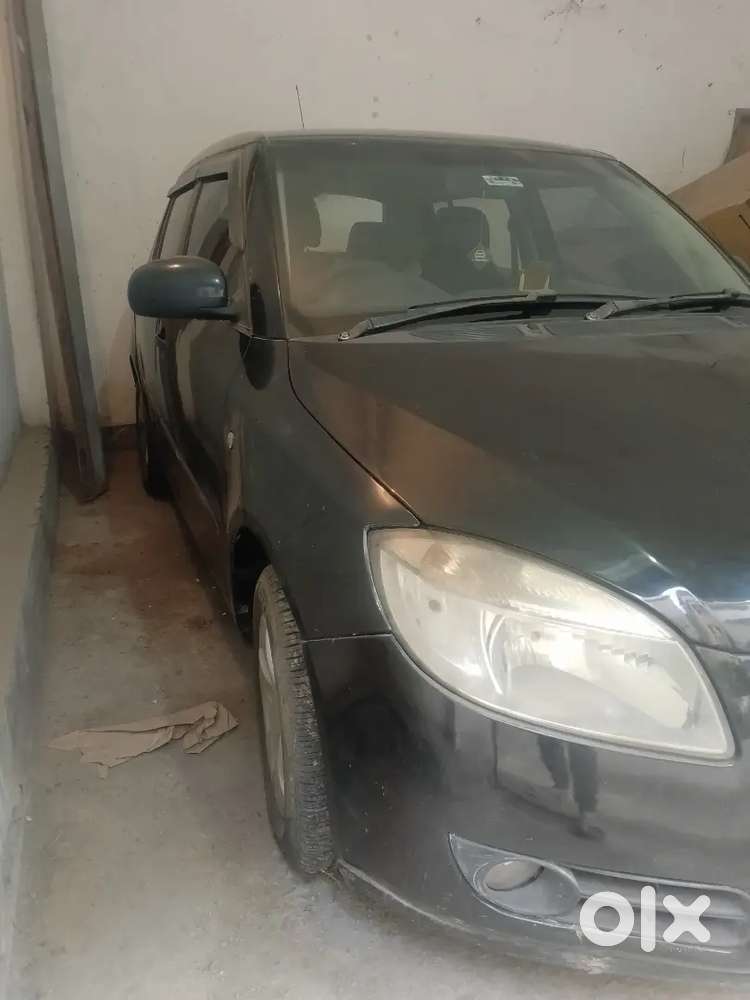 Skoda Fabia 2010 Petrol 70000 Km Driven