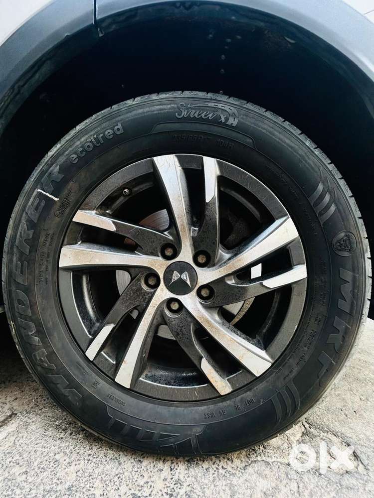 Mahindra Xuv700 2.2 Ax 5 Diesel At 7 Str, 2022, Diesel