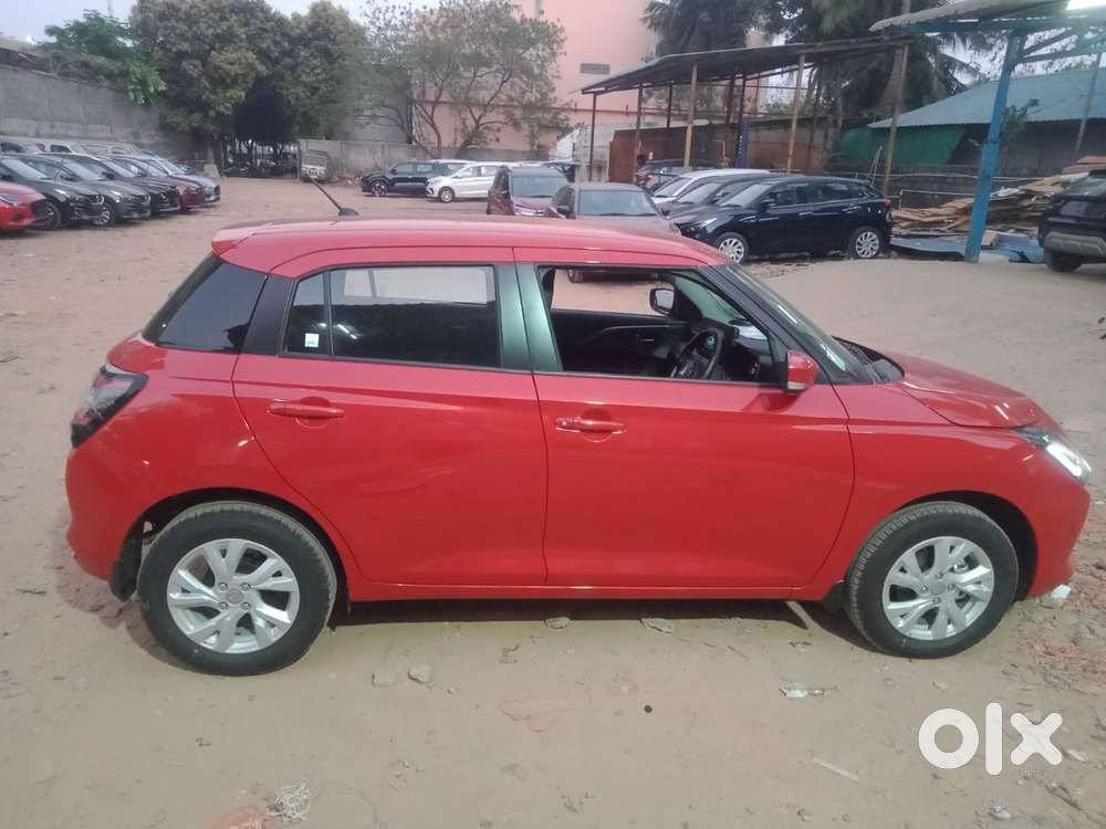 Maruti Suzuki New-gen Swift Petrol 3700 Km Driven