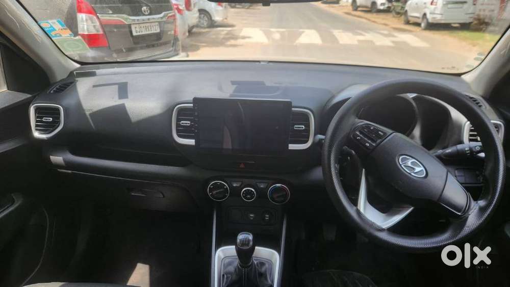 Hyundai Venue 1.2 S (o), 2021, Petrol