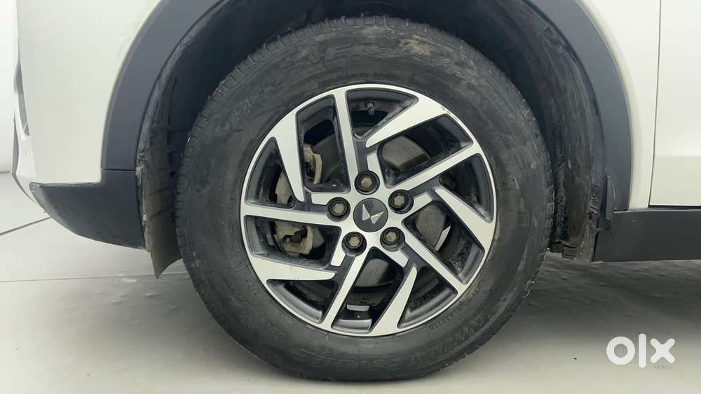 Mahindra Xuv300 W8 (o) 1.5 Diesel Amt, 2023, Diesel