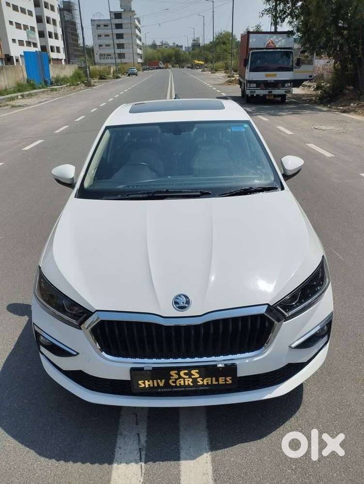 Skoda Slavia 1.0 Tsi Style At, 2023, Petrol