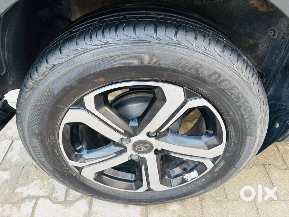 Tata Nexon 1.5 Revotorq Xz Plus Hs Dual Tone, 2022, Petrol