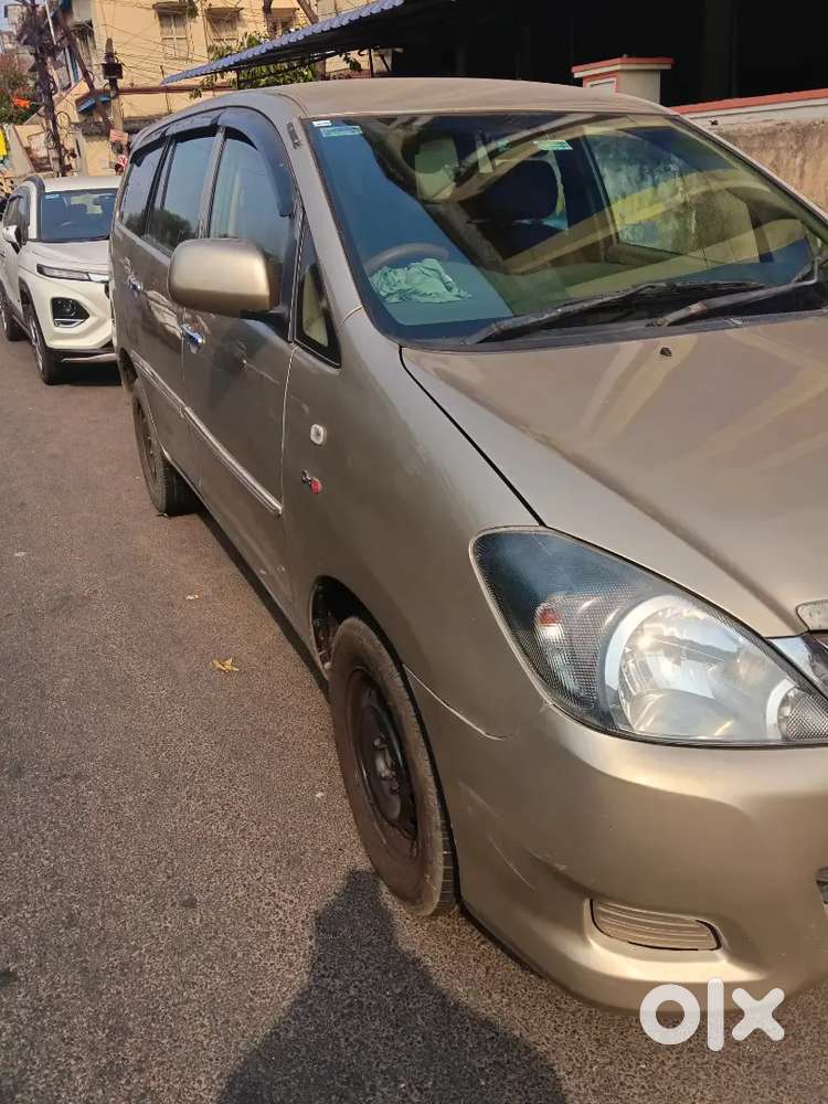 Toyota Innova 2007 Diesel 360000 Km Driven