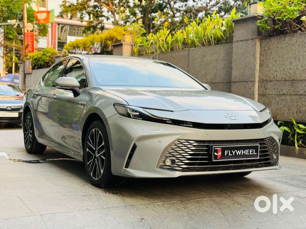 Toyota Camry Hybrid, 2025, Electric