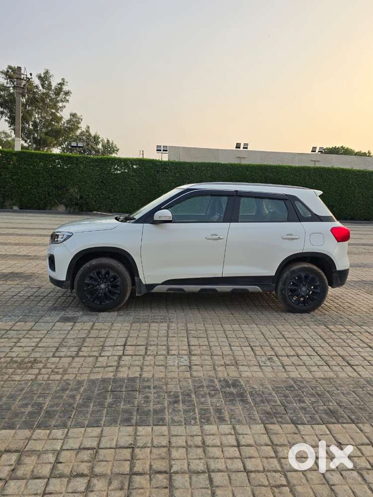 Maruti Suzuki Brezza 1.5 Zxi Smart Hybrid, 2020, Petrol
