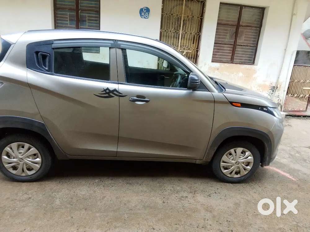 Mahindra Kuv 100 2018