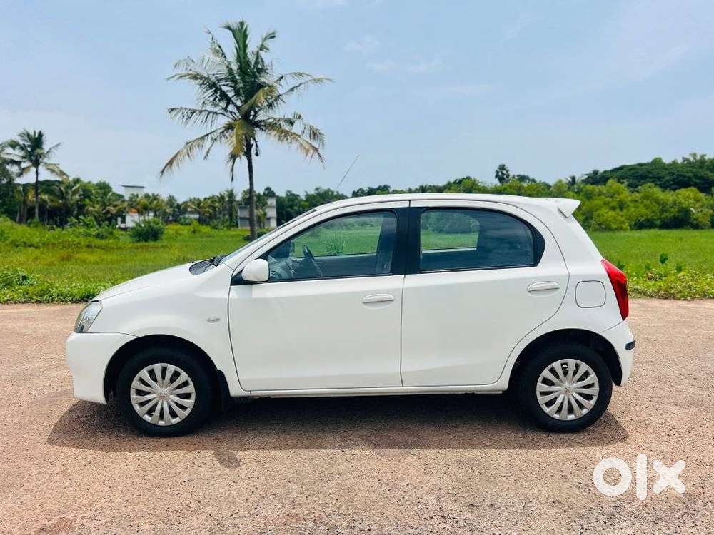 Toyota Etios Liva V, 2013, Petrol