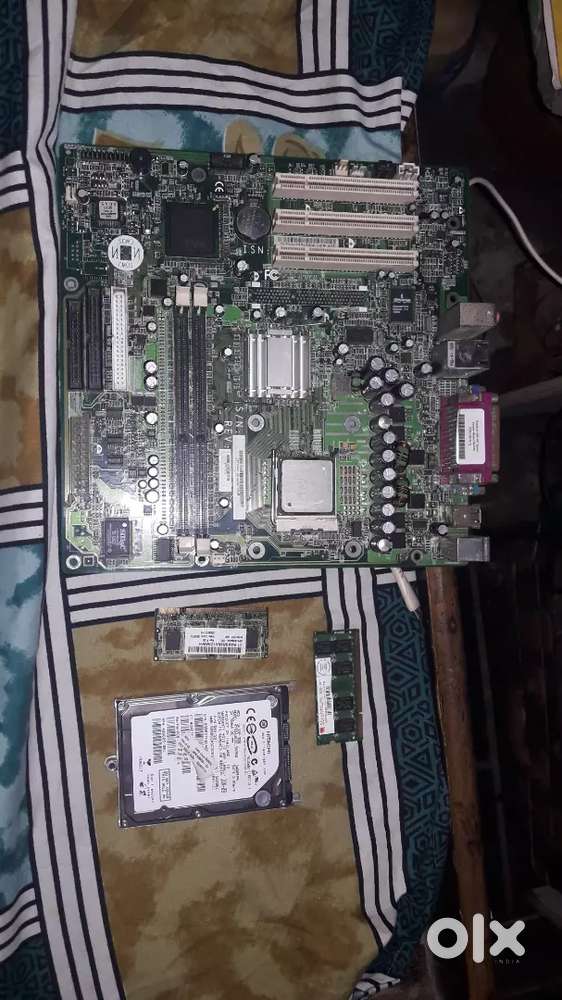 Computer motherboard Platinum processor aur 320 GB hard disc 4gb ram