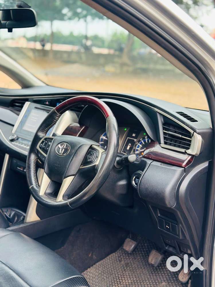 Toyota Innova 2.5 Vx 7 Seater Bs Iv, 2016, Diesel