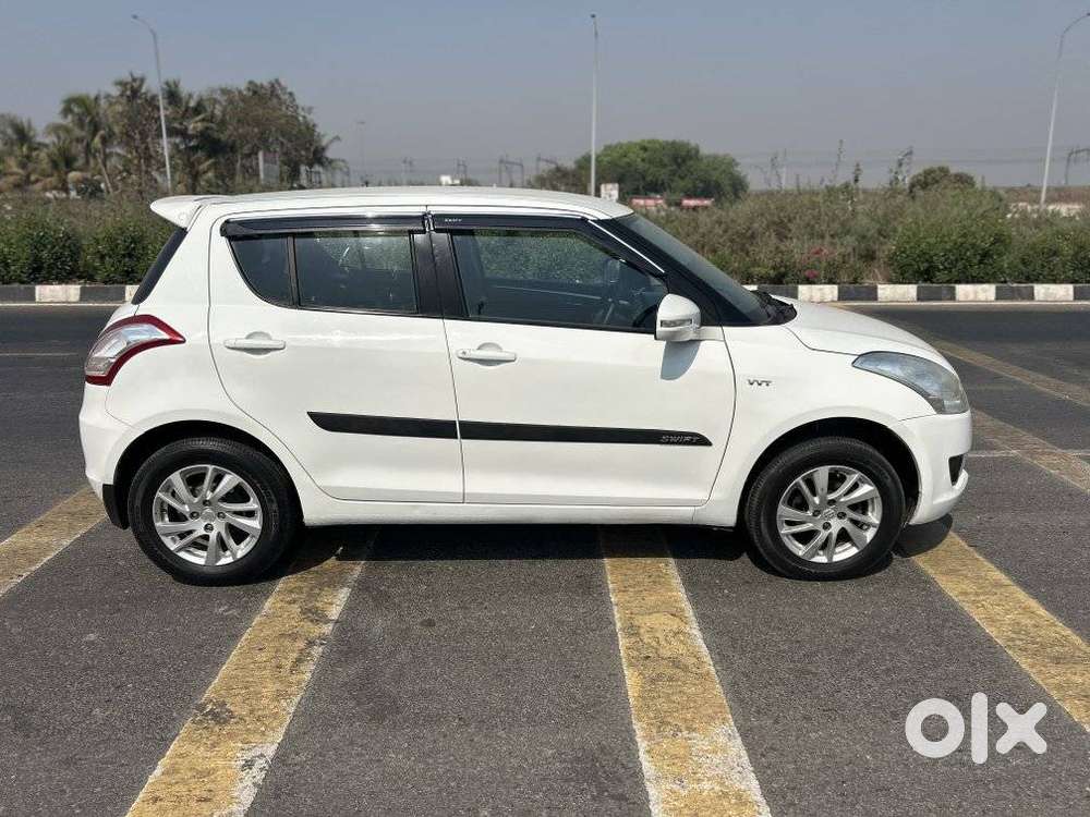Maruti Suzuki Swift Vvt Zxi, 2011, Petrol