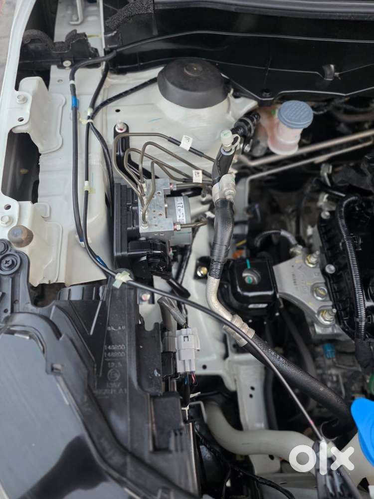 Maruti Suzuki Brezza 1.5 Lxi Smart Hybrid, 2024, Petrol