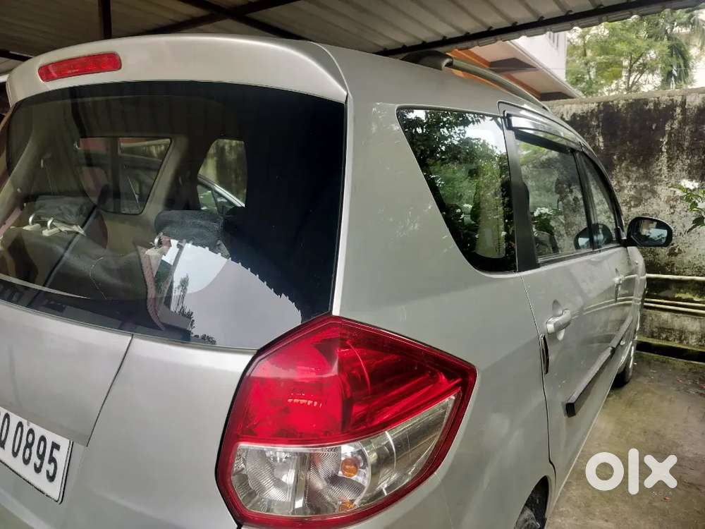Well Maintained Maruti Ertiga 1.5 Vxi (petrol) Only 43.4 Km Driven.