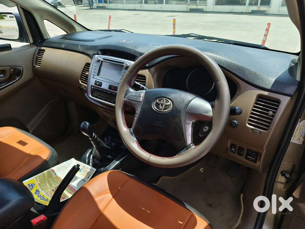 Toyota Innova 2004-2011 2.5 V Diesel 8-seater, 2015, Diesel