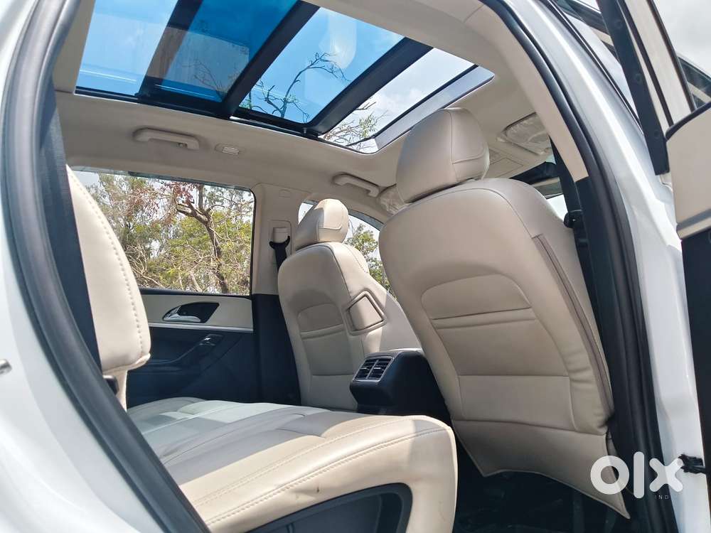 Mahindra Xuv700 2.2 Ax 7 Diesel Mt Str, 2025, Diesel