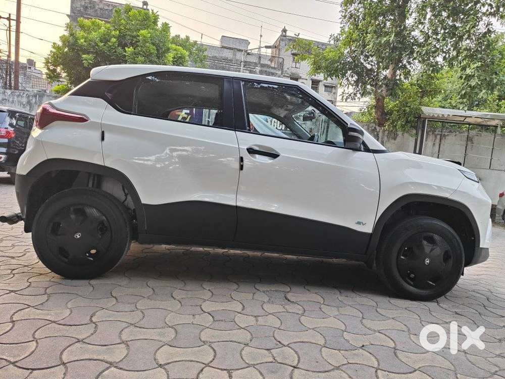 Tata Punch Ev Smart Plus, 2025, Electric