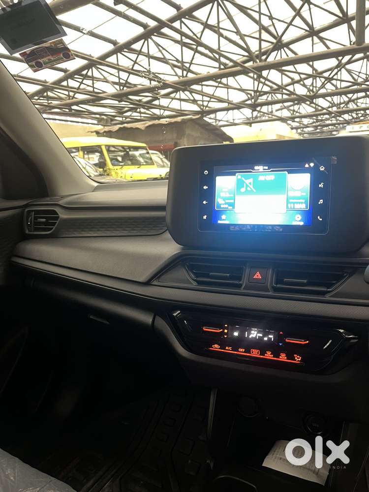 Maruti Suzuki Swift 1.2 Vxi (o), 2025, Petrol