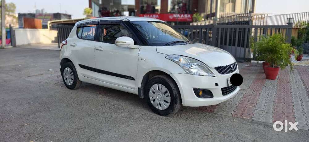 Maruti Suzuki Swift Vxi + Manual, 2014, Petrol