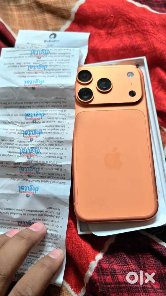 Iphone 17 pro 256 gb 10 DAYS OLD 6 CYCLE COUNT