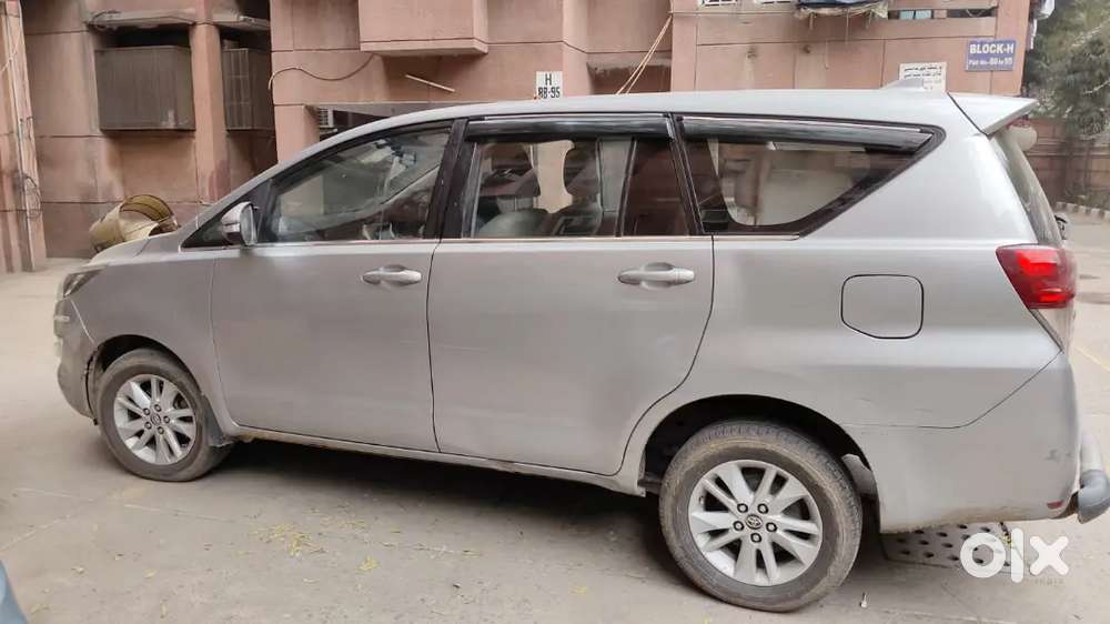 Toyota Innova Crysta 2016 Diesel Well Maintained