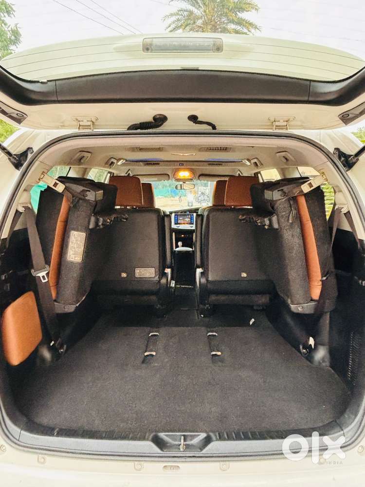 Toyota Innova Crysta 2.8z Automatic, 2016, Diesel