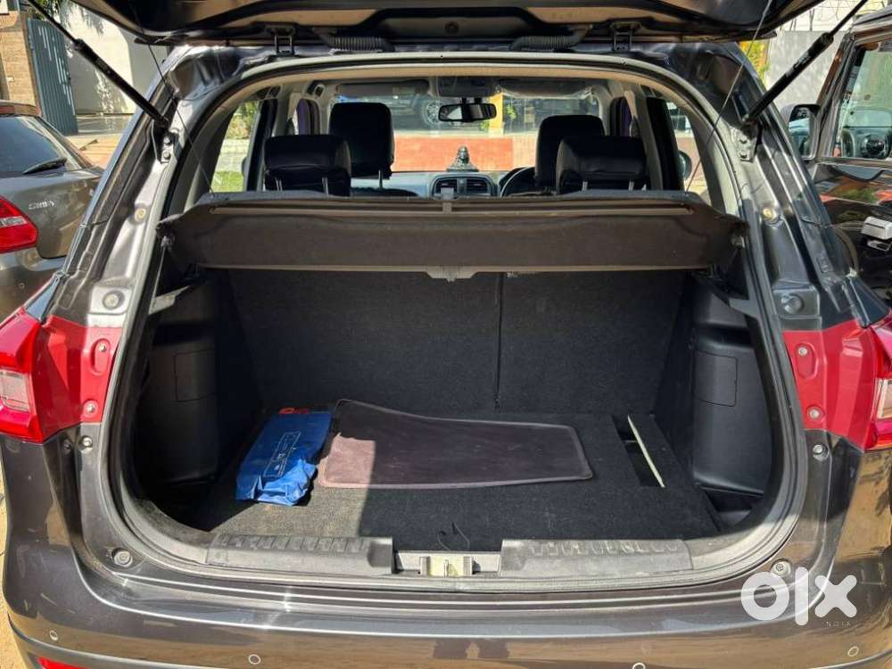 Maruti Suzuki Brezza 1.5 Zxi Plus At Smart Hybrid, 2022, Petrol