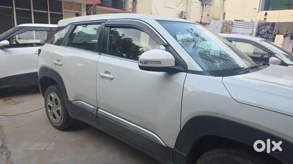 Maruti Brezza Lxi Petrol 2023