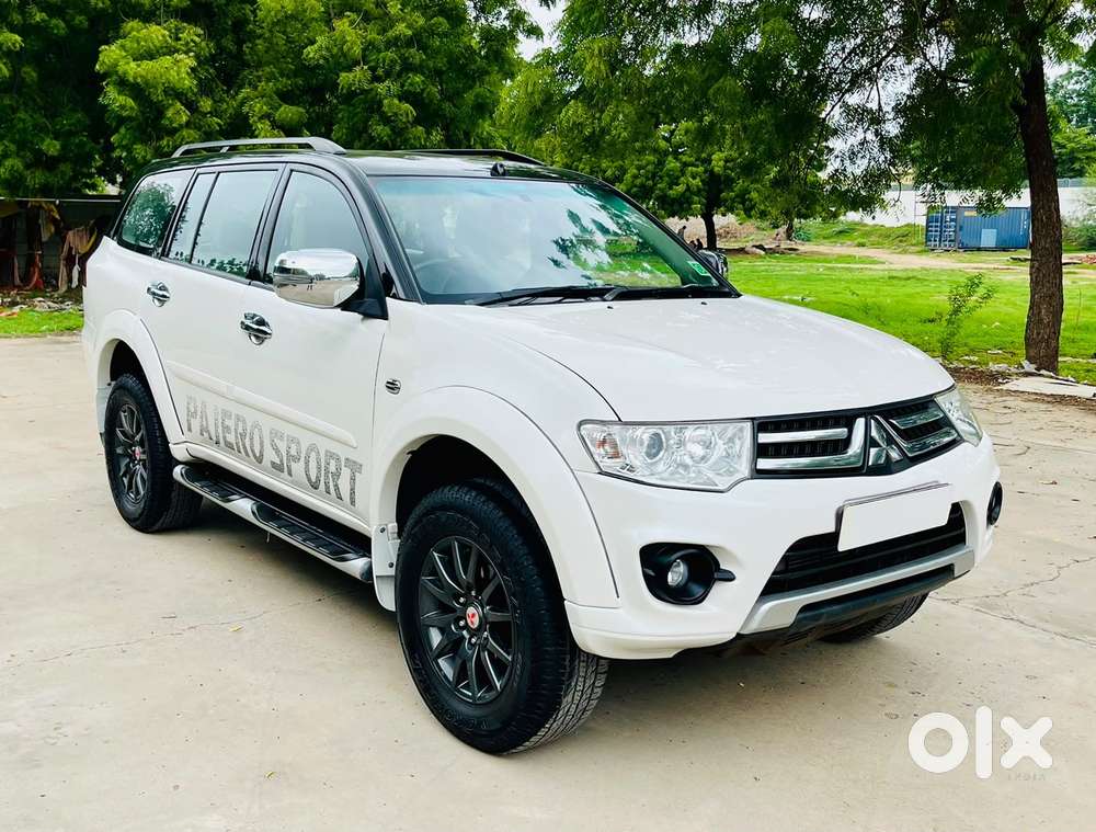Mitsubishi Pajero Sport 4x4 Dual Tone, 2017, Diesel