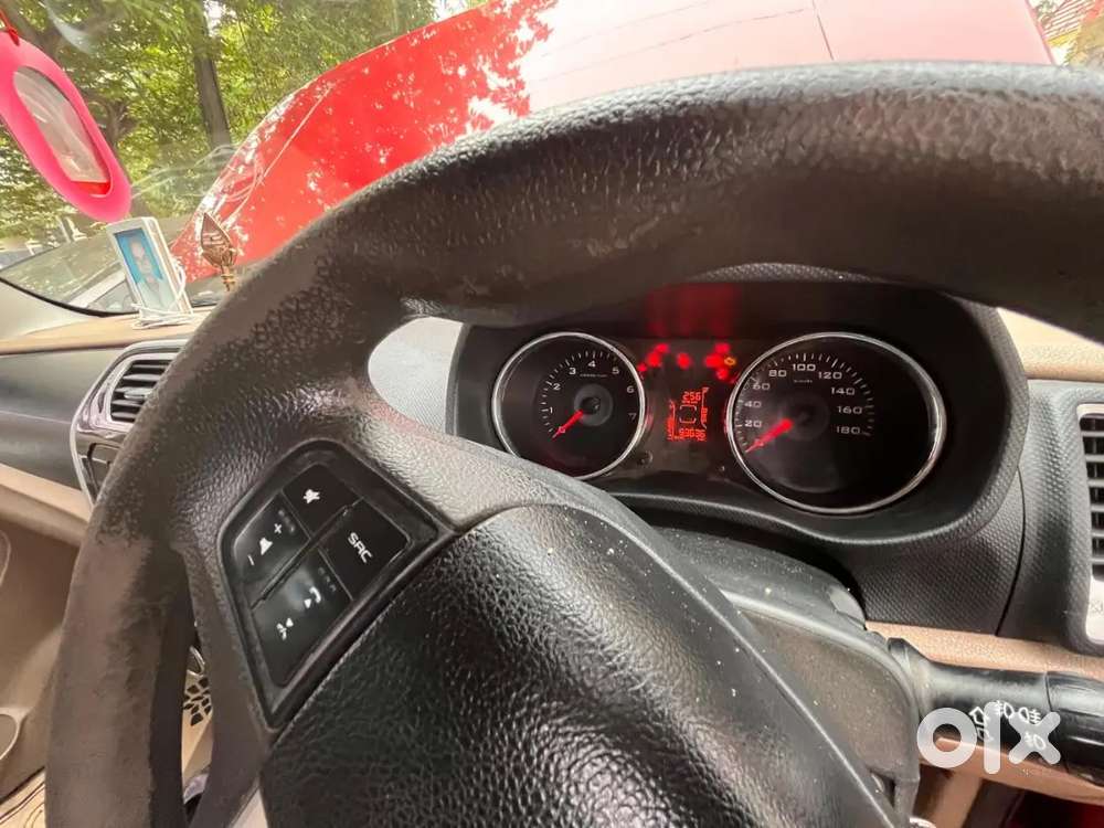 Mahindra Tuv 300 2018