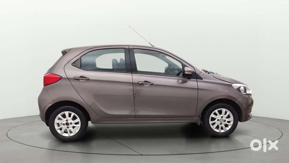 Tata Tiago 1.2 Revotron Xza, 2017, Petrol