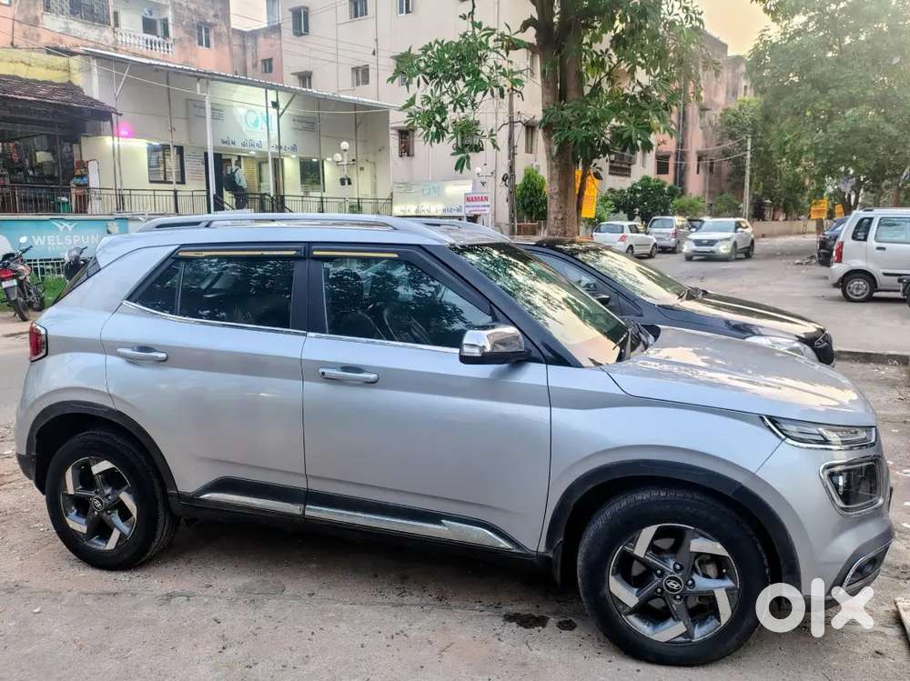 Hyundai Venue 2020 Petrol Well Maintained