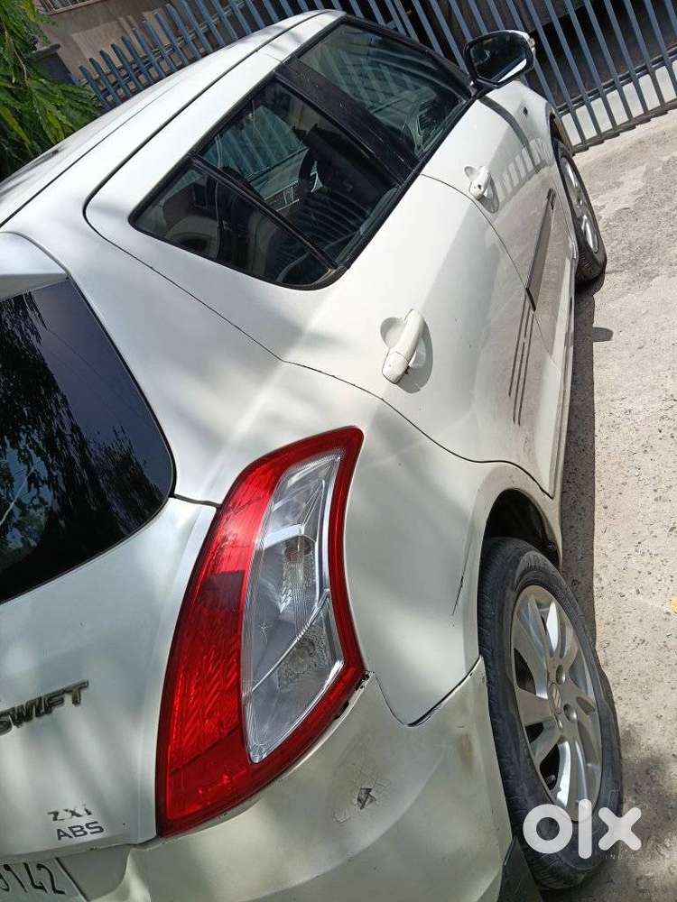 Maruti Suzuki Swift Zxi, 2012, Petrol
