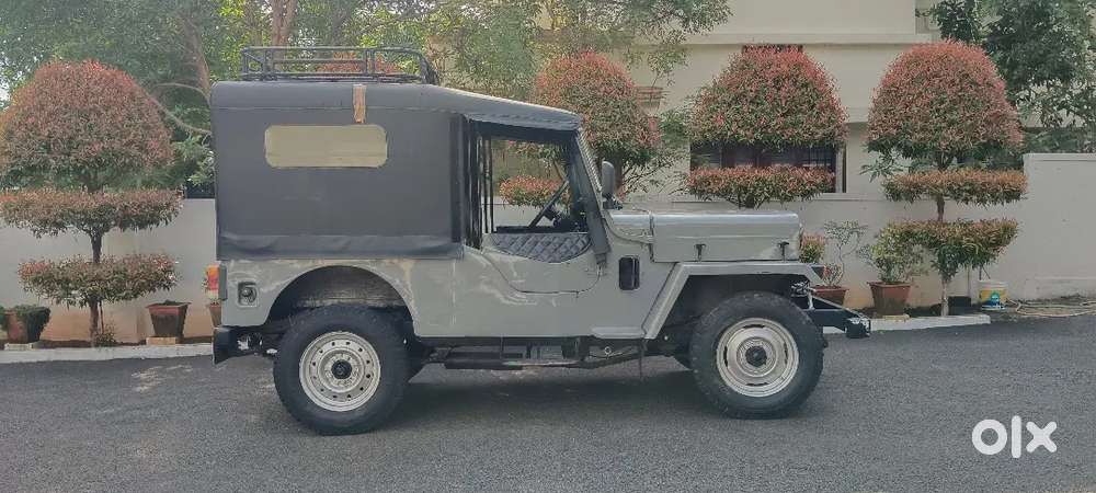 Mahindra Jeep 2000