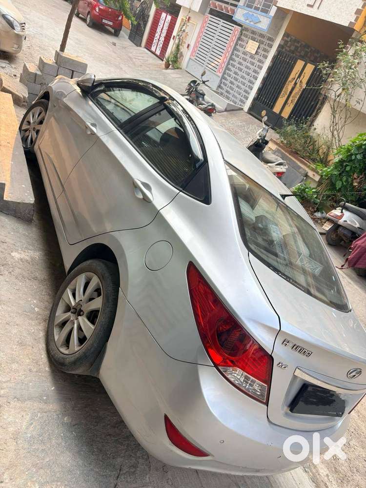 Hyundai Fluidic Verna 2011