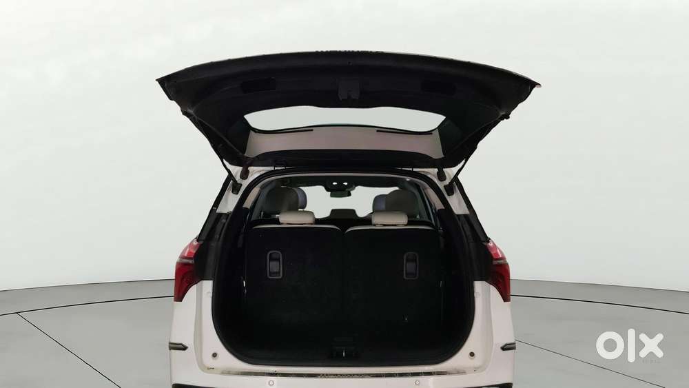 Mahindra Xuv700 2.0 Ax 5 Petrol Mt 7 Str, 2021, Diesel