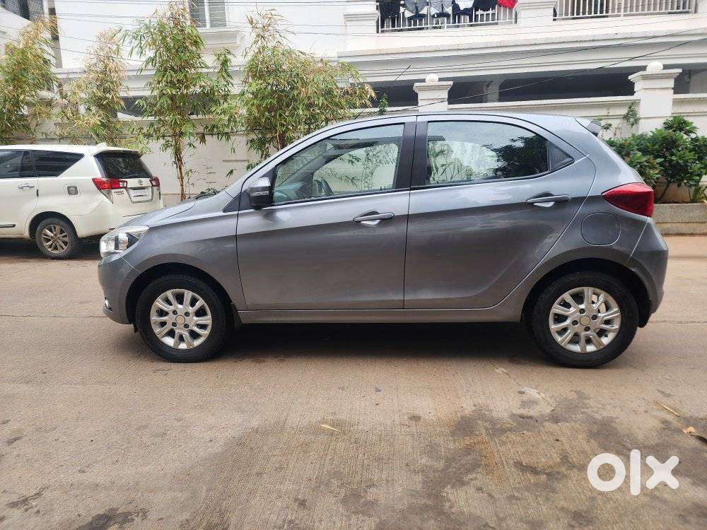 Tata Tiago 1.2 Revotron Xz Plus Dual Tone, 2018, Petrol