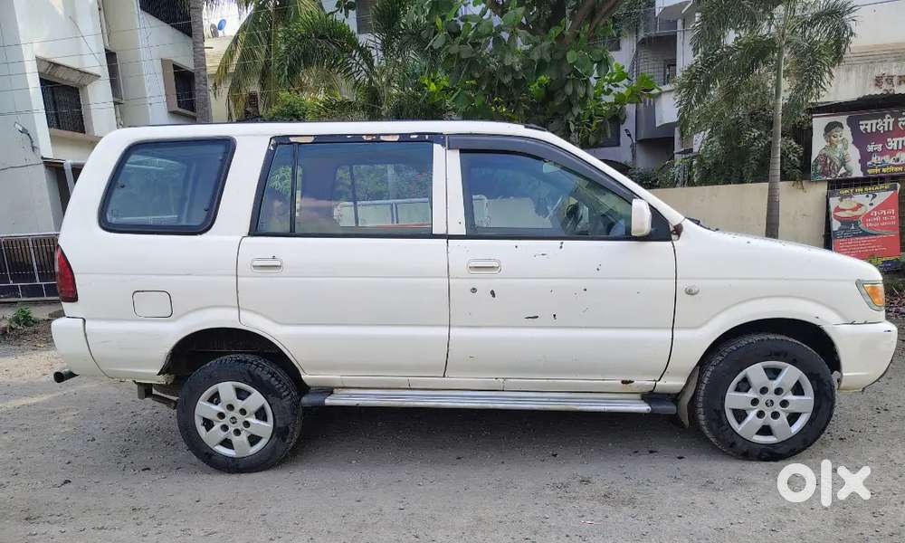 Chevrolet Tavera Neo 2016 Variant