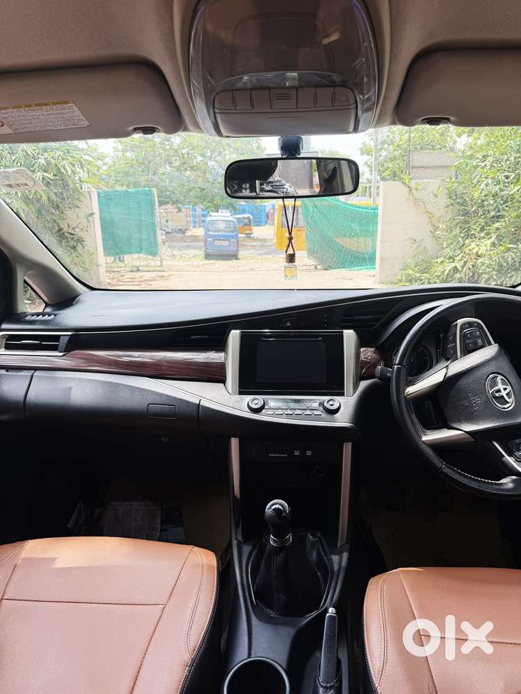 Toyota Innova Crysta 2.4 V 8 Str, 2016, Diesel