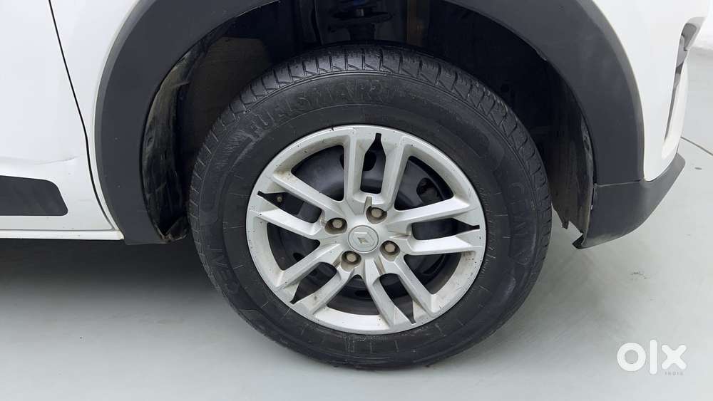 Renault Triber Rxt, 2022, Petrol