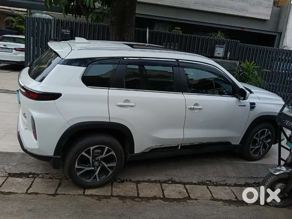 Toyota Urban Cruiser Hyryder 2024 Petrol Well Maintained