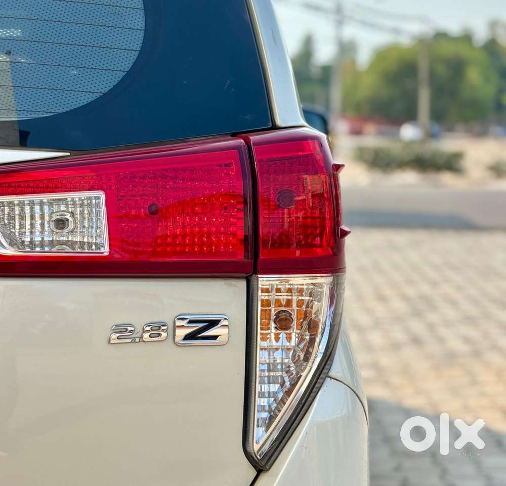 Toyota Innova Crysta 2.8z Automatic, 2017, Diesel