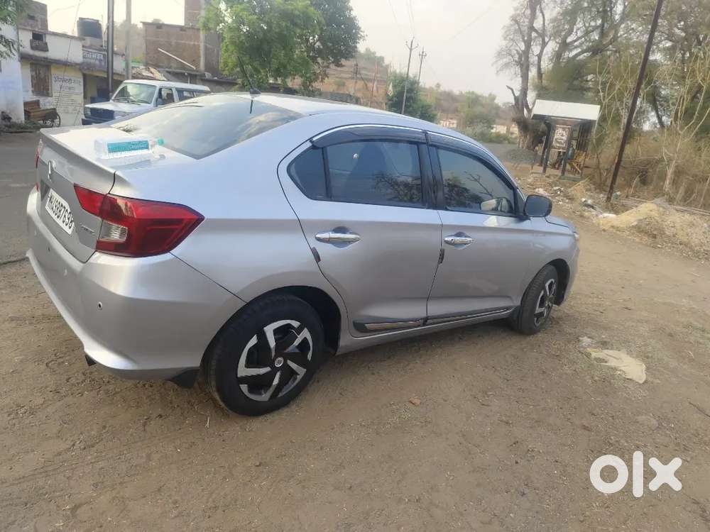 810000 Gadi Mein Koi Bhi Kam Nahin Hai