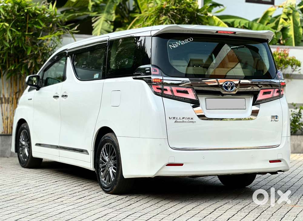 Toyota Vellfire 2.5 Executive Lounge, 2021, Petrol