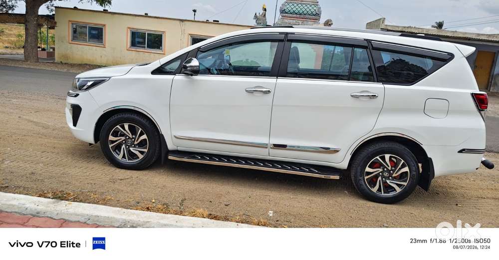 Toyota Innova Crysta 2.4 V, 2021, Electric