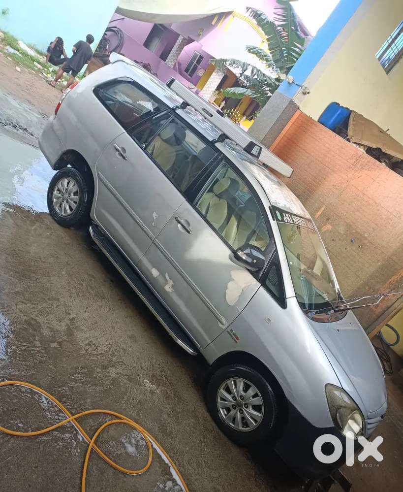 Toyota Innova 2011 Diesel 175000 Km Driven