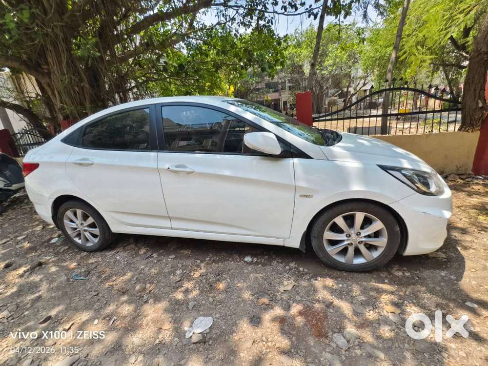 बेस्ट कंडीशनमधली एक हाती डॉक्टरने वापरलेली कार