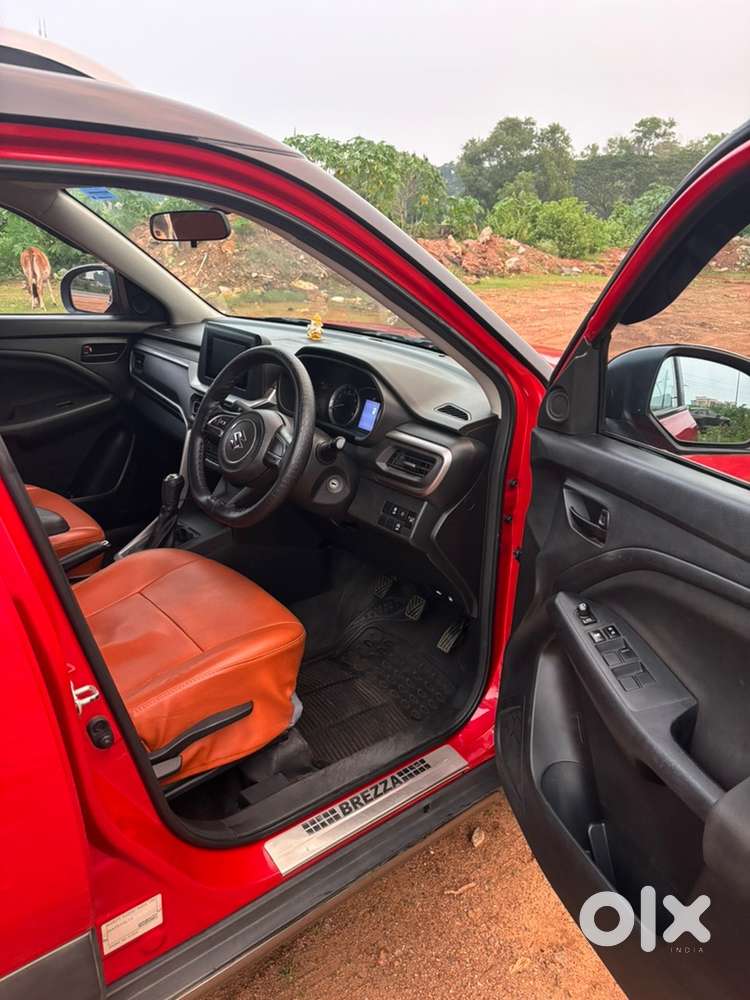Maruti Brezza Vxi Smart Hybrid