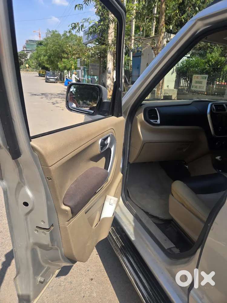 Mahindra Tuv 300 2016