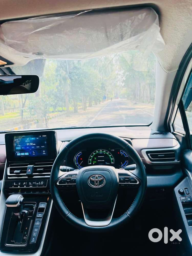 Toyota Innova Hycross 2.0 Vx Hybrid 7 Str, 2023, Petrol